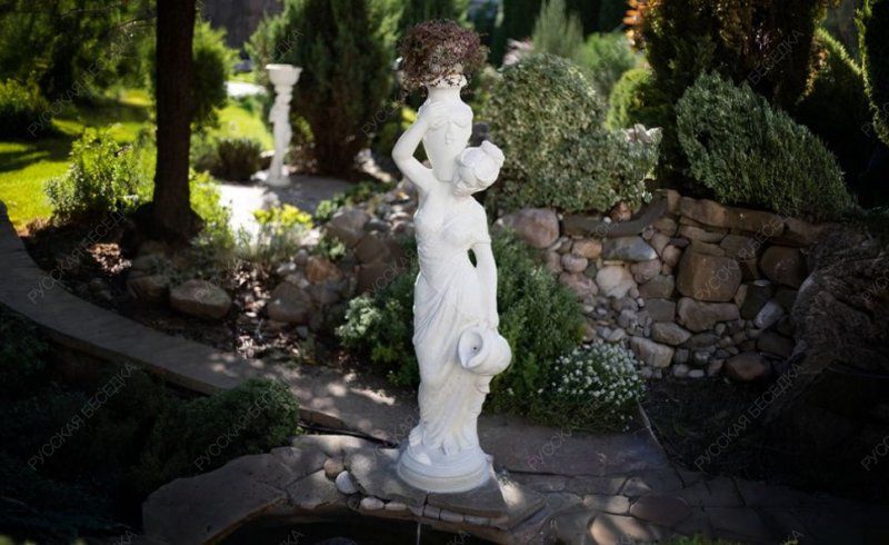 Скульптура Девушка с кувшинами (белый)