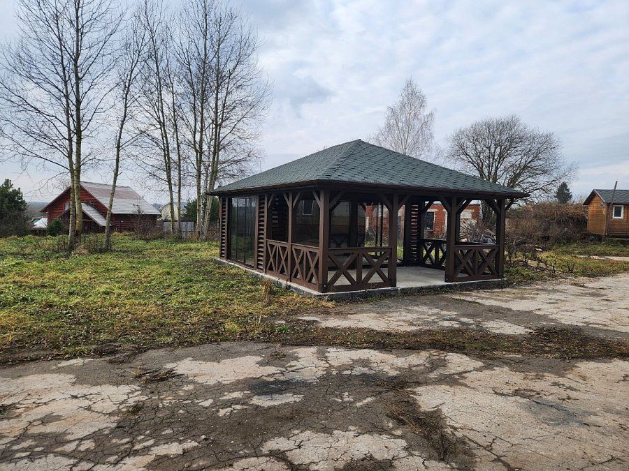 Закрытая беседка Клима